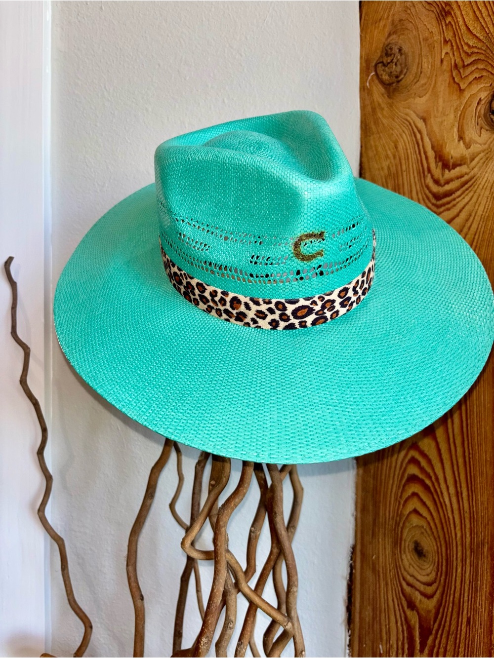 Charlie 1 Horse Women's Right Meow Straw Hat